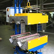 Transition Ovens with tubular heating elements in half-shell construction, which can be opened completely in half by means of a counterweight to heat plastic profiles