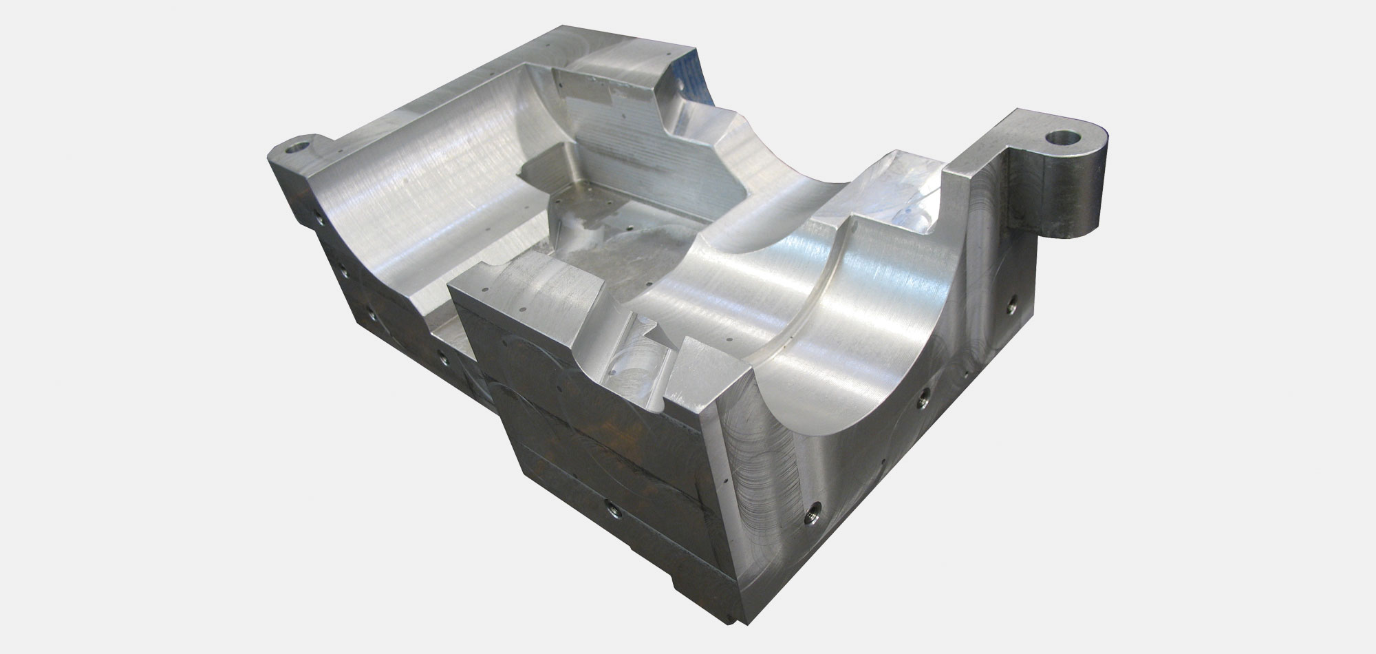 Cast-In Heaters are suitable for food industry machinery and pharmaceutical facilities. They are used for sealing and welding with and without coating. Based on uniform heat distribution, high precision of contact surfaces, reaction fast temperature range