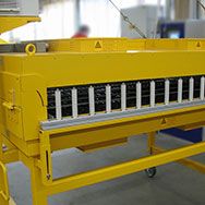 Transition Ovens are required with manufacturing processes of continuous heating, thermal treatment of cables, metal bands, synthetic profiles or similar. Several Transition Ovens can be linked together. Different temperatures for example at entering or e