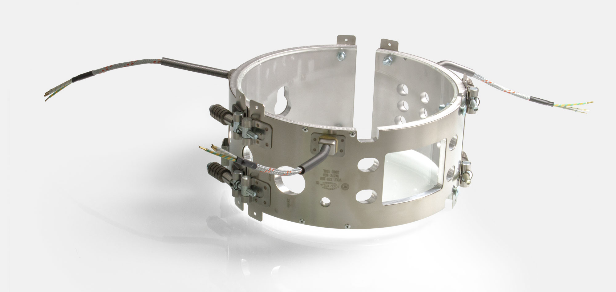Band Heater , temperatures up to 450°C, injection molding, extrusion, energy-efficient design, homogeneous heat flow, holes, cutouts, integrated thermocouple, shape fulfilling contact