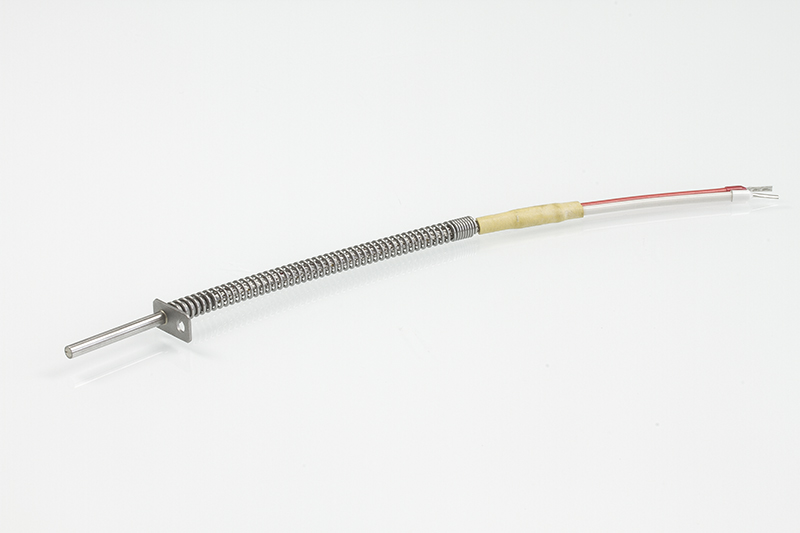 PWF 2 resistance sensor with fitting plate and anti-kink protection