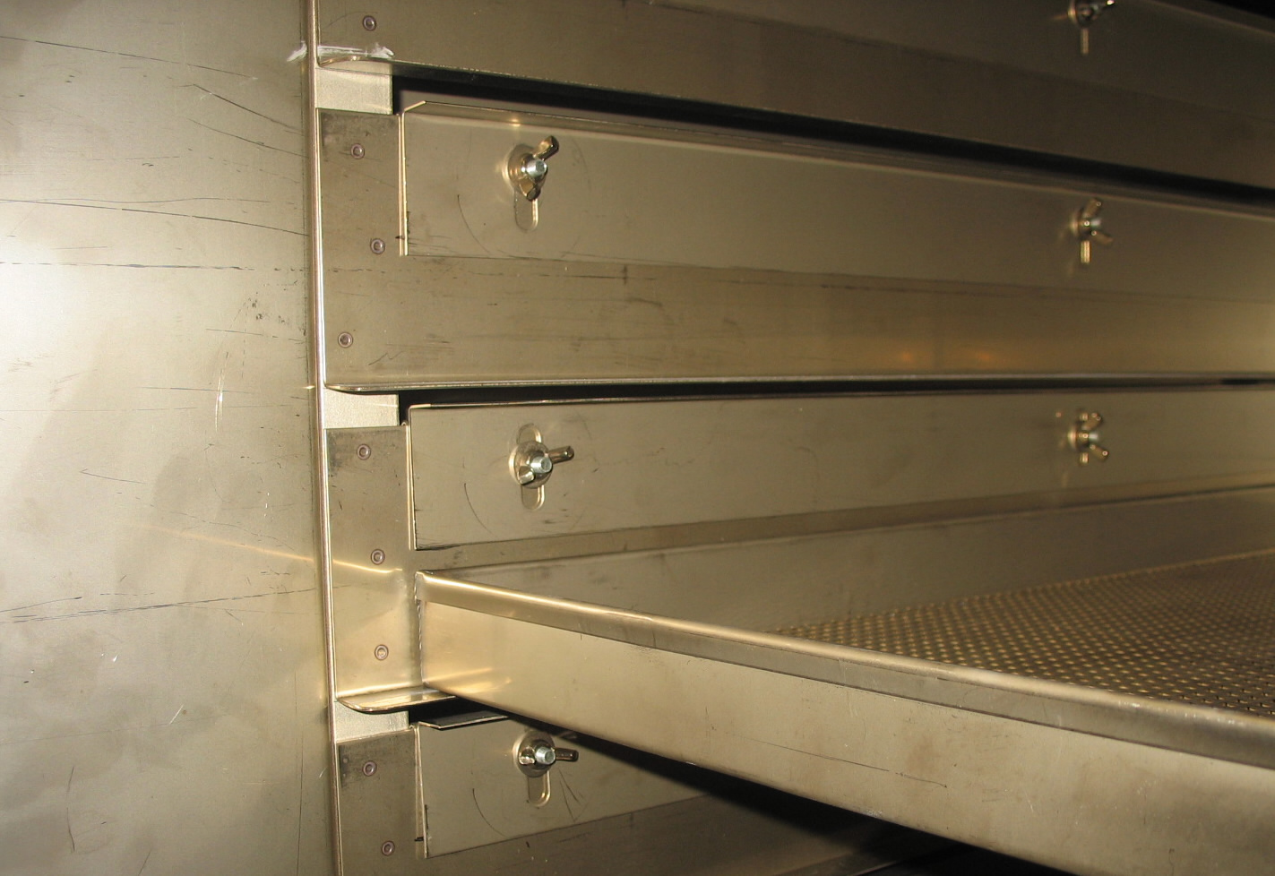 Laboratory Ovens find their application within research, development, medicine, microbiology and much more industrial sectors. Examples are incubators, steaming cabinets or circulation cabinets. As multi-chamber oven they are used as well within chemistry