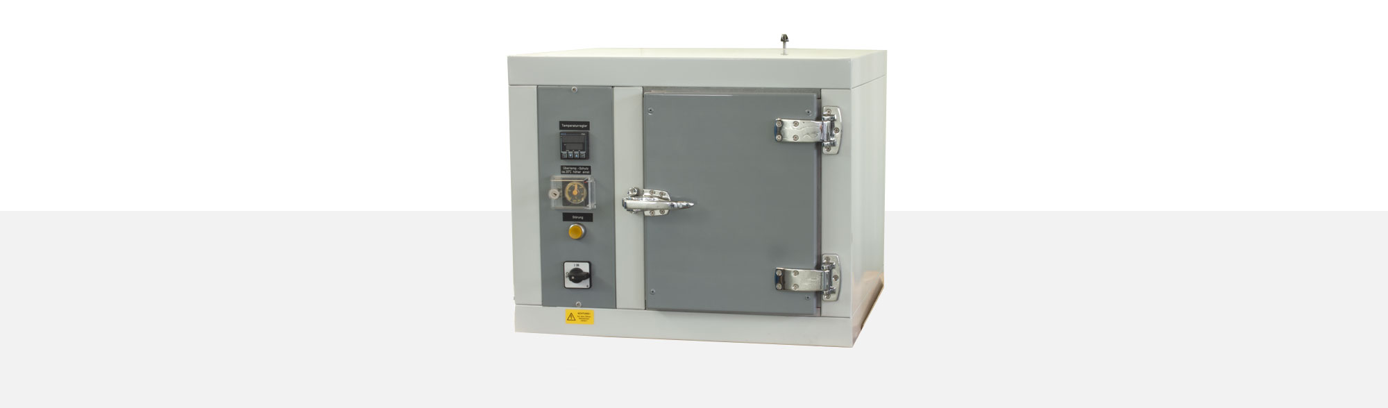 Laboratory Ovens find their application within research, development, medicine, microbiology and much more industrial sectors. Examples are incubators, steaming cabinets or circulation cabinets. As multi-chamber oven they are used as well within chemistry