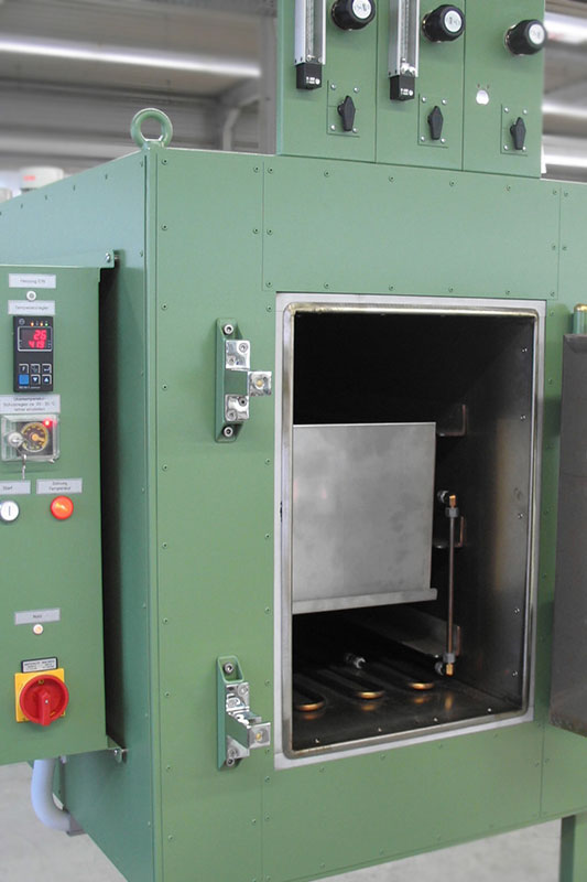Heat Chambers are used for gentle, temperature accurate thermal treatment of components in the area of electronic power controller production. Inert-gas atmosphere supports this process.